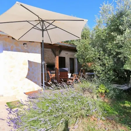 Holiday Gizmo - With Jacuzzi Holiday home *